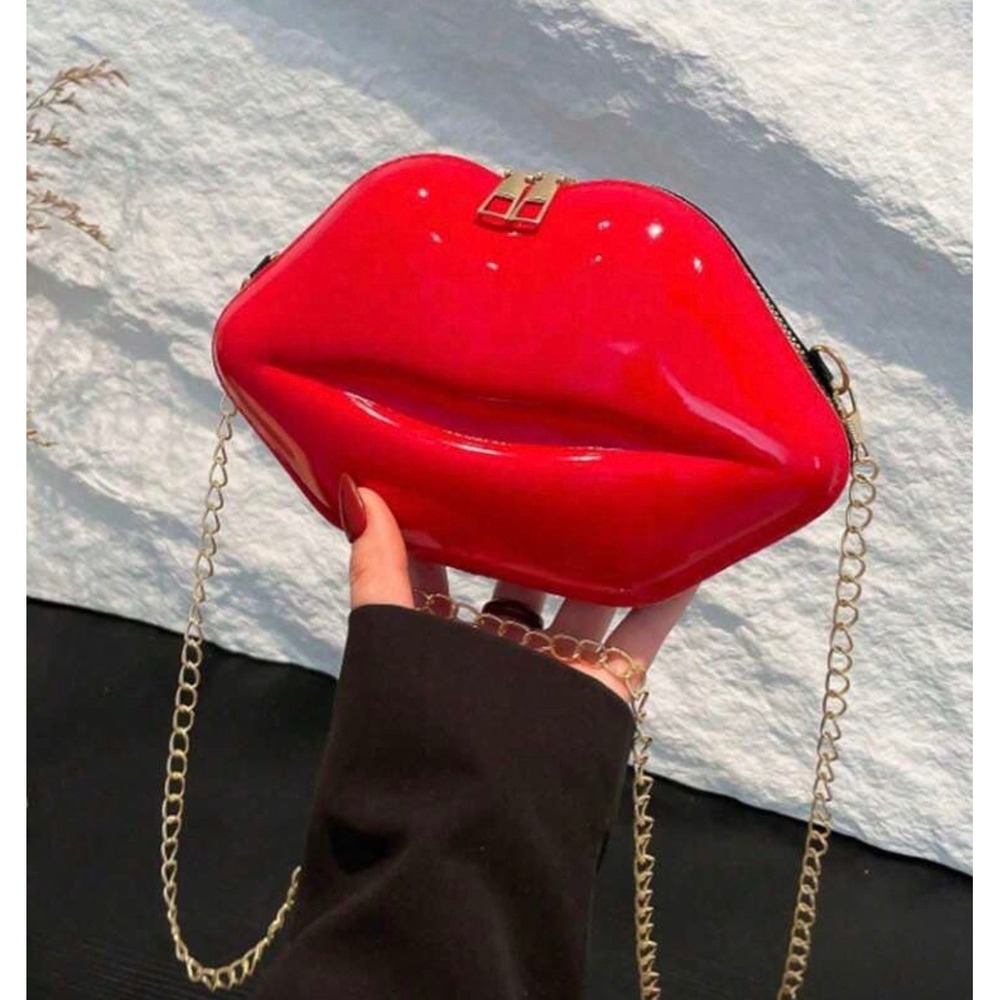 Red Lips Novelty Crossbody Bag‎ Glossy Patent Clutch Gold Chain Strap Purse